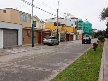 VENTA EXCLUSIVO DUPLEX ESTRENO FRENTE A PARQUE, SURCO