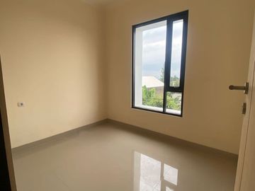 Rumah Nir Ciwaruga Cigugur Girang, Baru 2 LANTAI Murah, Dkt Kota Cimahi di Bandung Barat Jual Dijual