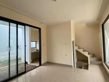 Rumah Nir Ciwaruga Cigugur Girang, Baru 2 LANTAI Murah, Dkt Kota Cimahi di Bandung Barat Jual Dijual
