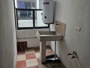 VENTA DE DEPARTAMENTO DENTRO DE FRACC. CERCA DEL HOSPITAL SAN JOSE Y VIAS PRINCIPALES.