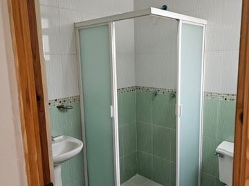 VENTA DE DEPARTAMENTO DENTRO DE FRACC. CERCA DEL HOSPITAL SAN JOSE Y VIAS PRINCIPALES.