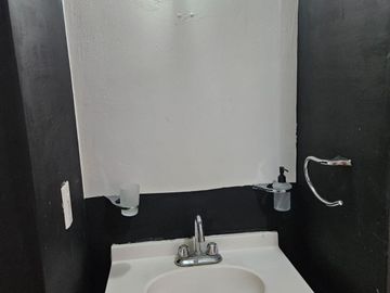 VENTA DE DEPARTAMENTO DENTRO DE FRACC. CERCA DEL HOSPITAL SAN JOSE Y VIAS PRINCIPALES.