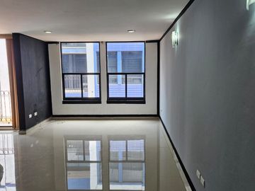 VENTA DE DEPARTAMENTO DENTRO DE FRACC. CERCA DEL HOSPITAL SAN JOSE Y VIAS PRINCIPALES.