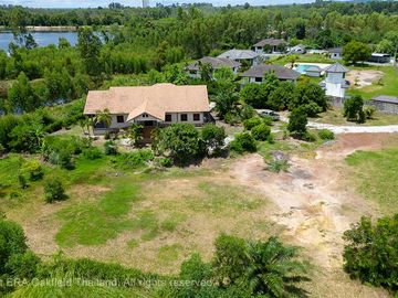 A large house with 3 rai of land