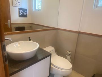 Casa de venta Huerto de Nayon - Tanda. Urb Tipo Club, 3 / 4 Dorm, Estudio, Estar, Sala de Juegos. Piscina, Canchas