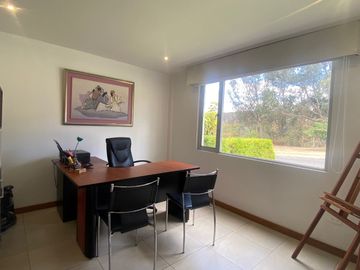 Casa de venta Huerto de Nayon - Tanda. Urb Tipo Club, 3 / 4 Dorm, Estudio, Estar, Sala de Juegos. Piscina, Canchas