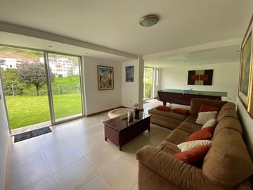 Casa de venta Huerto de Nayon - Tanda. Urb Tipo Club, 3 / 4 Dorm, Estudio, Estar, Sala de Juegos. Piscina, Canchas