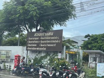 For sale: Twin house, Suan Kaew Saen, Bang Phli, 2 houses next to each other, large usable area, near many shopping centers