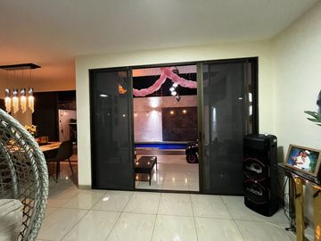 EN VENTA CASA URB MALLORCA