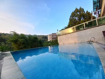 Rumah Keren Furnished di Kawasan Sejuk Dago Resort Bandung