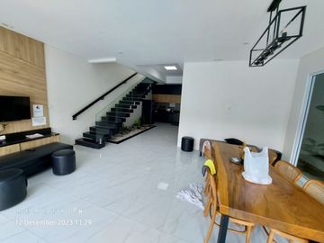 Rumah Keren Furnished di Kawasan Sejuk Dago Resort Bandung