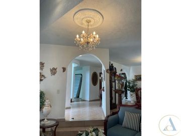 RESIDENCIA 4 REC BOSQUES DE VINCES 500M2 C.IZCALLI