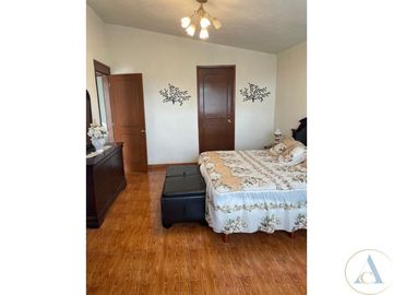 RESIDENCIA 4 REC BOSQUES DE VINCES 500M2 C.IZCALLI