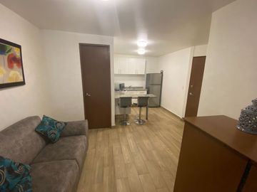 Departamento tipo suite, calle Madrid, a una calle de Reforma e Insurgentes.