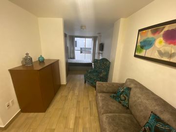 Departamento tipo suite, calle Madrid, a una calle de Reforma e Insurgentes.