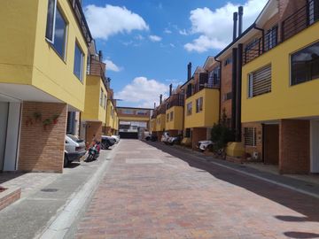 CASA EN VENTA FUNZA, C/MARCA COL