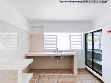 Casa en venta en la Colonia Campestre, Chetumal.