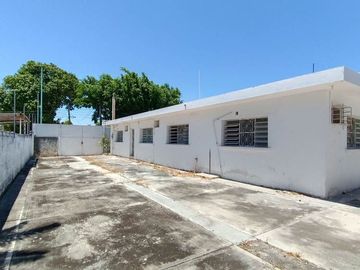 Casa en venta en la Colonia Campestre, Chetumal.