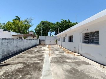 Casa en venta en la Colonia Campestre, Chetumal.