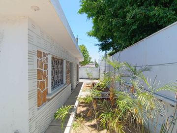 Casa en venta en la Colonia Campestre, Chetumal.
