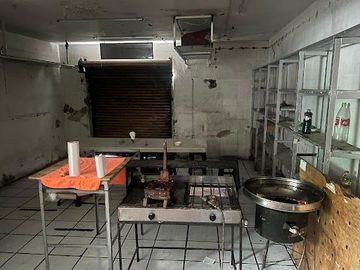 Casa en venta con local comercial en Huentitán el bajo