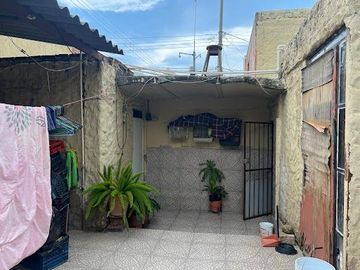 Casa en venta con local comercial en Huentitán el bajo