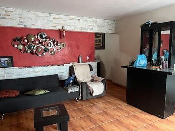 Casa en venta con local comercial en Huentitán el bajo