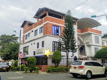 venta casa el caney esquinera 4 plantas  con locales y apartamentos