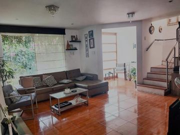VENTA DE CASA Y COCHERA EN URB. EL CLUB SANTA MARIA DE HUACHIPA