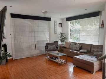 VENTA DE CASA Y COCHERA EN URB. EL CLUB SANTA MARIA DE HUACHIPA