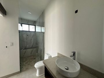 CASA NUEVA EN VENTA EN LOMAS DEL MOLINO V LEON GTO, ZONA NORTE. CASA CON OPCIÓN A 4ta RECÁMARA O ESTUDIO PLANTA BAJA.