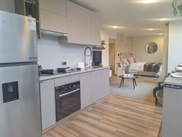 DEPARTAMENTO EN PRE VENTA (DICIEMBRE 2026) EN PLANOS DE 02  DORMITORIOS CON BALCÓN