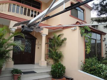 Se vende amplia casa en la alborada 10ma etapa