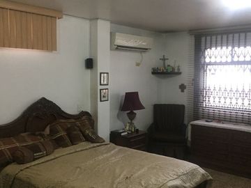 Se vende amplia casa en la alborada 10ma etapa