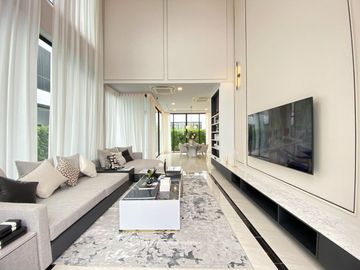 For Sale 5 bedrooms 5 bathroom Belgravia Exclusive Pool Villa Bangna-Rama9