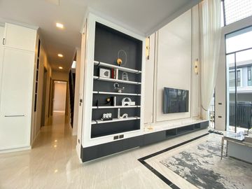 For Sale 5 bedrooms 5 bathroom Belgravia Exclusive Pool Villa Bangna-Rama9