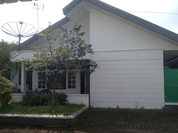 Dijual Villa Mewah Sejuk Luas Cipanas Puncak Kota Bunga Cianjur Indo Alam Fully Furnished Siap Huni Cocok Untuk Investasi