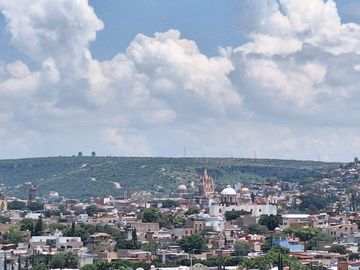 OPORTUNIDAD DEPARTAMENTO PLANTA BAJA CON ROOF VISTA AL CENTRO DE SAN MIGUEL DE ALLENDE