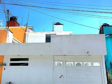 CASA EN VENTA FRACC DIEGO RIVERA. Fracc privado, Cerca del Tec. de Morelia
