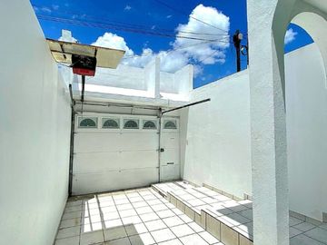 CASA EN VENTA FRACC DIEGO RIVERA. Fracc privado, Cerca del Tec. de Morelia