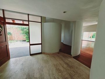 OPORTUNIDAD POR VIAJE CASA REMODELADA ZONA EXCLUSIVA MOLINA VIEJA 700M2