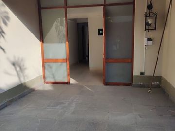 OPORTUNIDAD POR VIAJE CASA REMODELADA ZONA EXCLUSIVA MOLINA VIEJA 700M2
