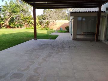 OPORTUNIDAD POR VIAJE CASA REMODELADA ZONA EXCLUSIVA MOLINA VIEJA 700M2