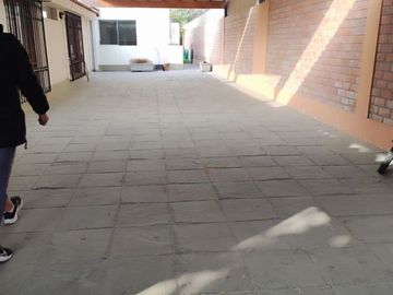 OPORTUNIDAD POR VIAJE CASA REMODELADA ZONA EXCLUSIVA MOLINA VIEJA 700M2