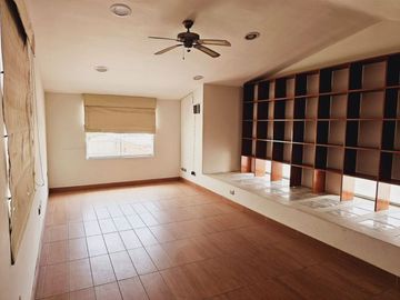 OPORTUNIDAD POR VIAJE CASA REMODELADA ZONA EXCLUSIVA MOLINA VIEJA 700M2