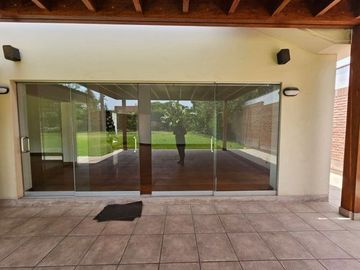 OPORTUNIDAD POR VIAJE CASA REMODELADA ZONA EXCLUSIVA MOLINA VIEJA 700M2