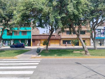 SE VENDE CASA PARA INVERSION CON 6 DEPARTAMENTOS -  COMAS, AV. SAN FELIPE