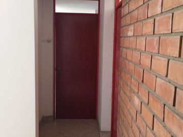 SE VENDE CASA PARA INVERSION CON 6 DEPARTAMENTOS -  COMAS, AV. SAN FELIPE