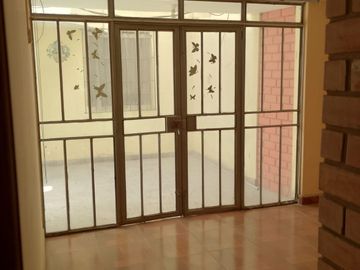 SE VENDE CASA PARA INVERSION CON 6 DEPARTAMENTOS -  COMAS, AV. SAN FELIPE