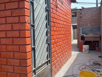 SE VENDE CASA PARA INVERSION CON 6 DEPARTAMENTOS -  COMAS, AV. SAN FELIPE